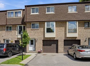 350 Camelot Ct #45, Oshawa, ON L1G 6P7