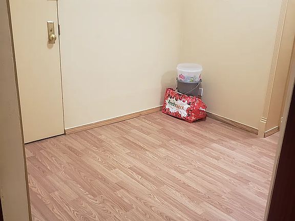 4th image of 3111 Brighton Ct #1-B2