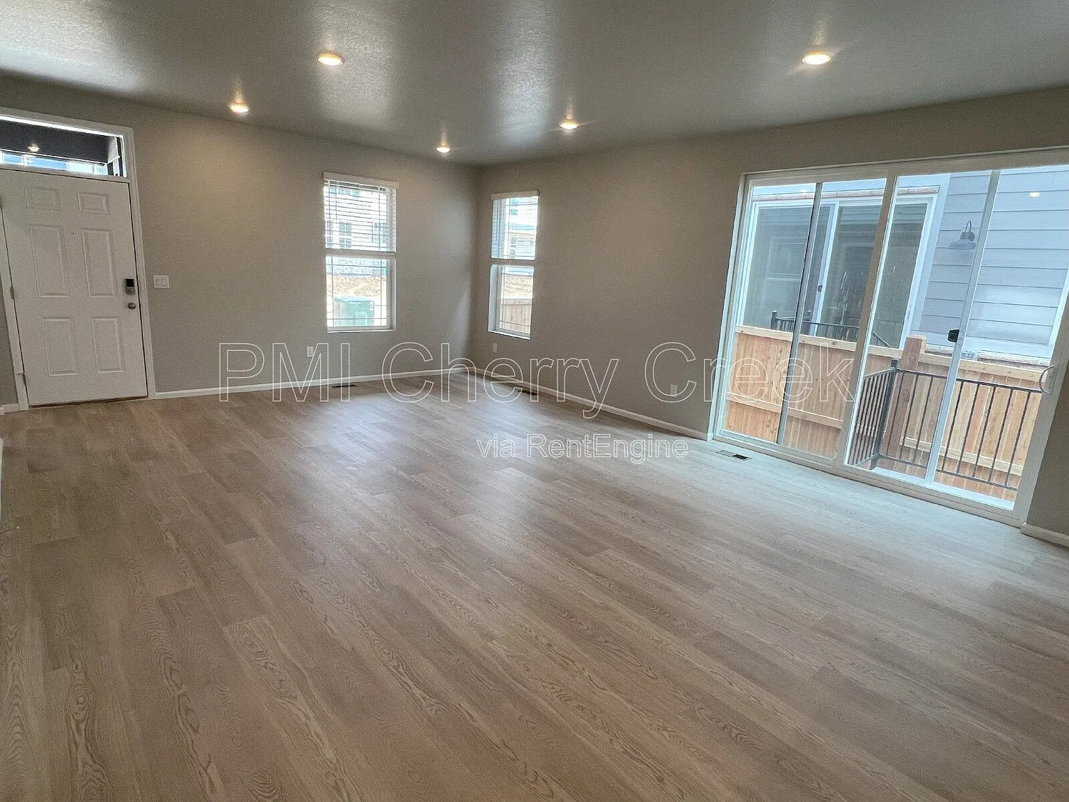 3 bed, 2.5 bath, 1577 sqft, $2,800 — Photo 3