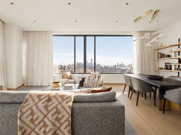 25 W 28th St Penthouse 43A, New York, NY 10001