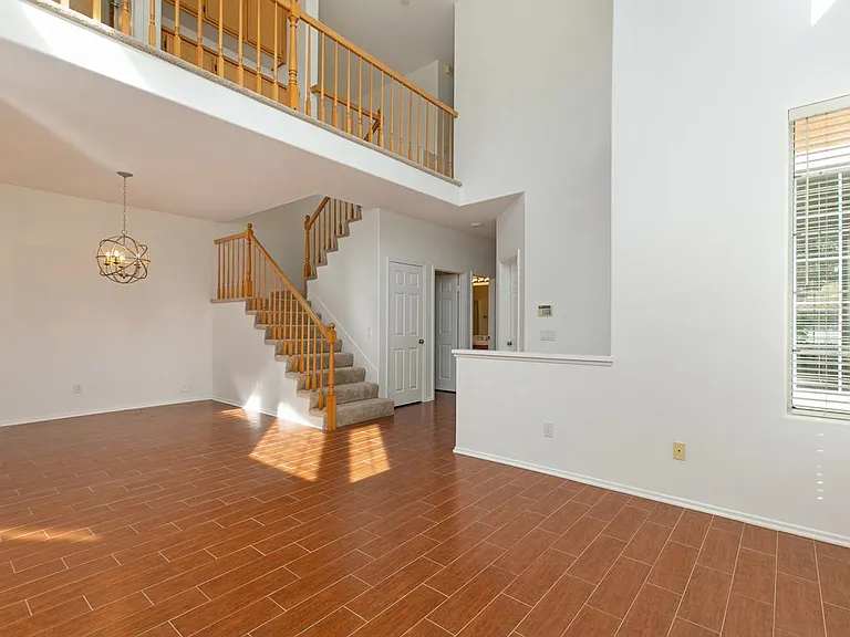 132 Matisse Cir — Photo 8