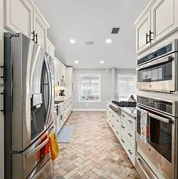11017 Great Western Ln W — Photo 15
