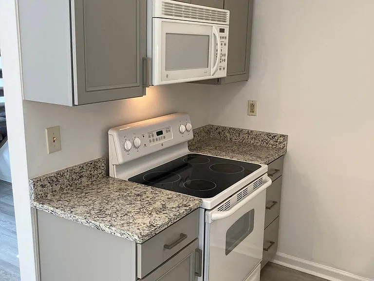 2494 Etiwan Ave #E6 — Photo 5