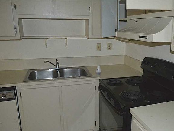 5th image of 911 E Ponce De Leon Blvd APT 804