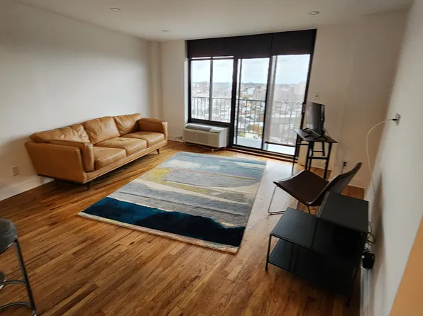 25-40 Shore Boulevard image 16 of 24