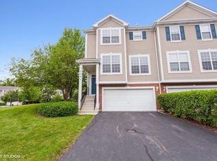 2287 Hudson Cir, Aurora, IL 60502