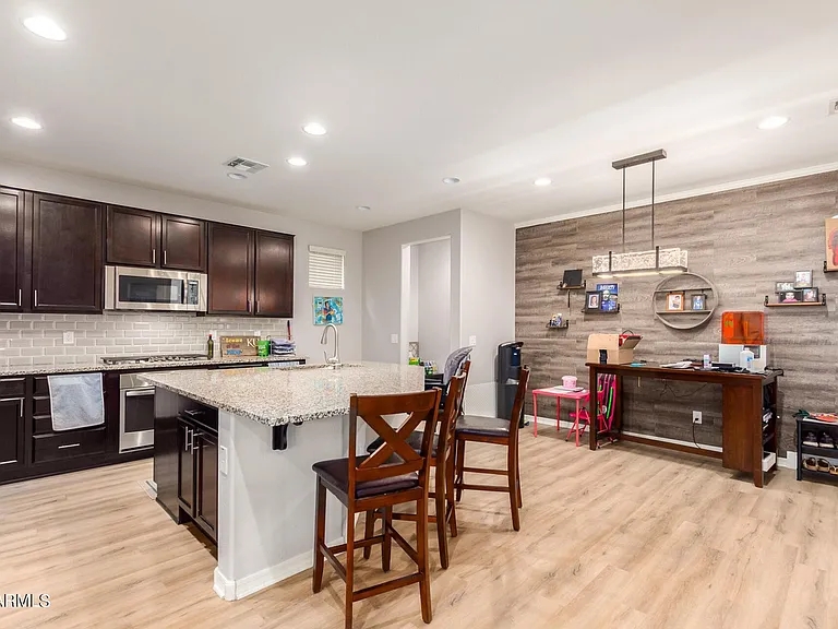 3673 E Stiles Ln — Photo 11