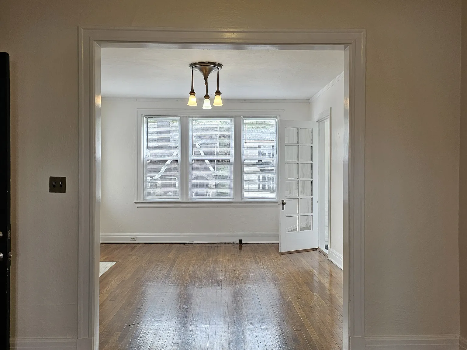 2 bed, $1,050 — Photo 2