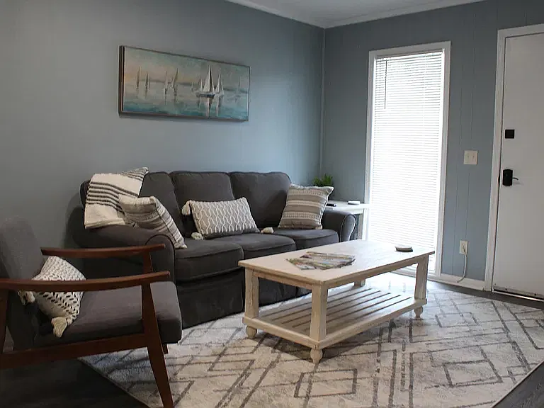 2 bed, 864 sqft, $2,200 — Photo 3