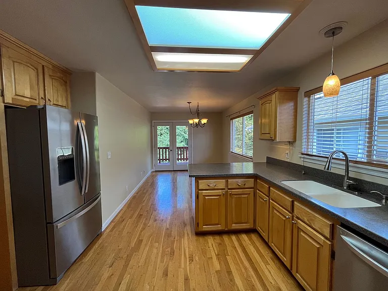 4575 Kincaid Ct — Photo 10