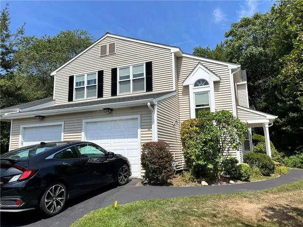 27 Venturi Grn #B, Lincoln, RI 02865