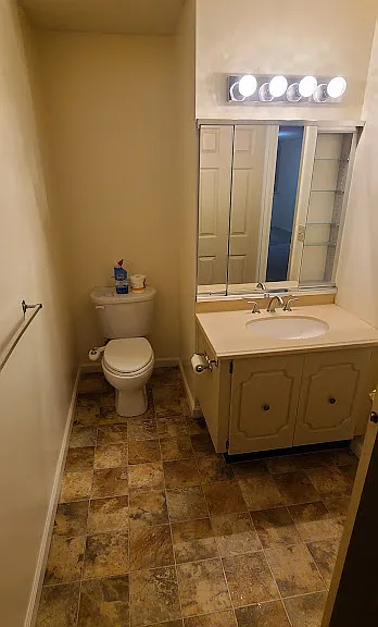1015 Village Round — Photo 9