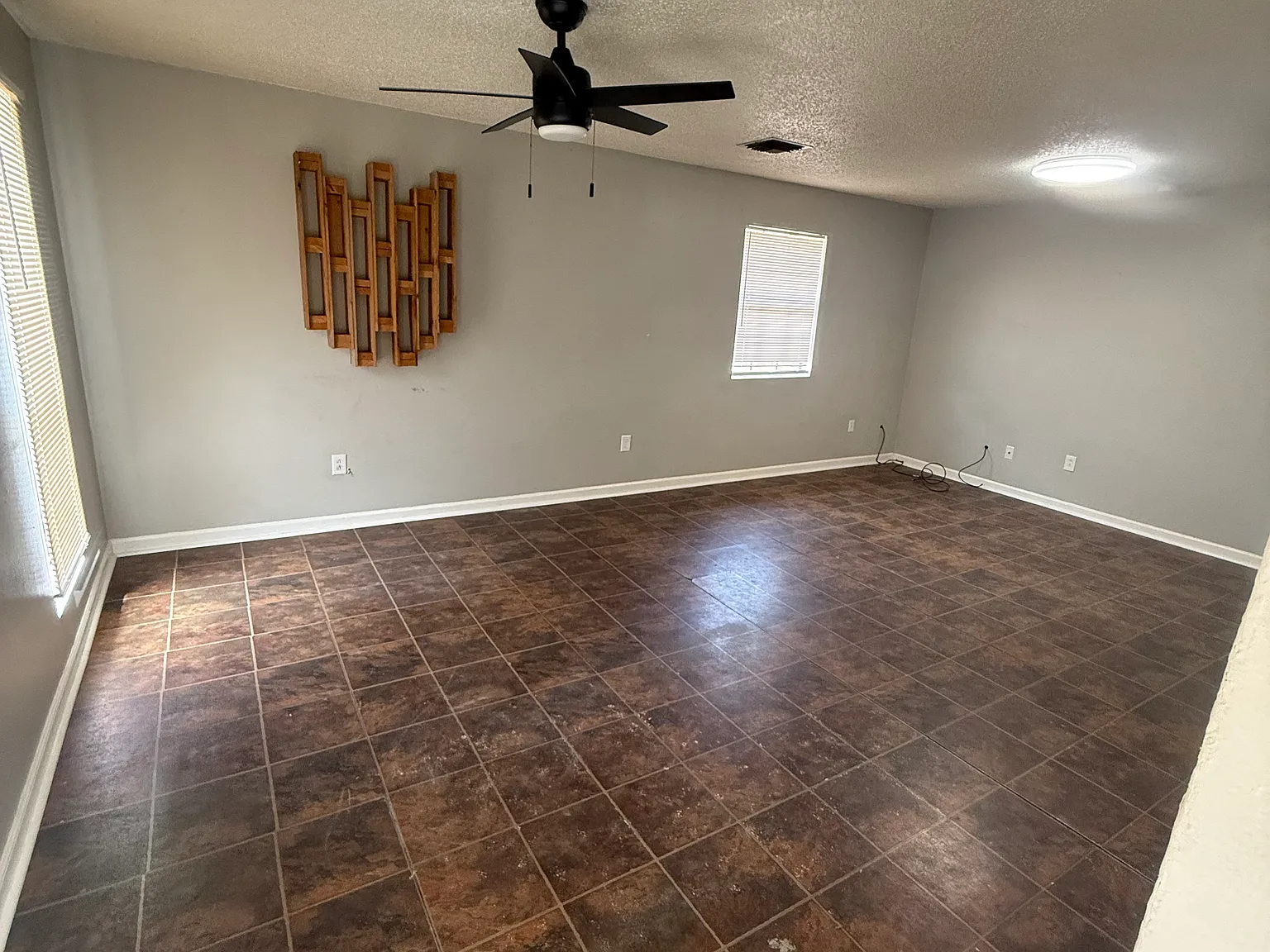 2 bed, 1.5 bath, 900 sqft, $775 — Photo 3