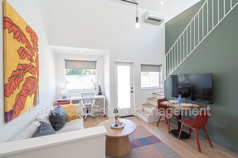 1st image of 901 E Edenton St #8