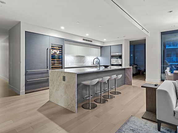 2nd image of 366 W Superior St #1001-1004