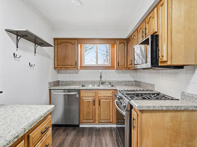2512 Franklin St — Photo 7