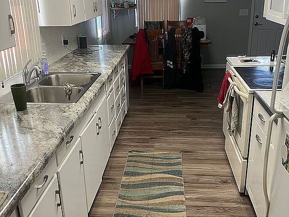 4th image of 404 NE 1st St