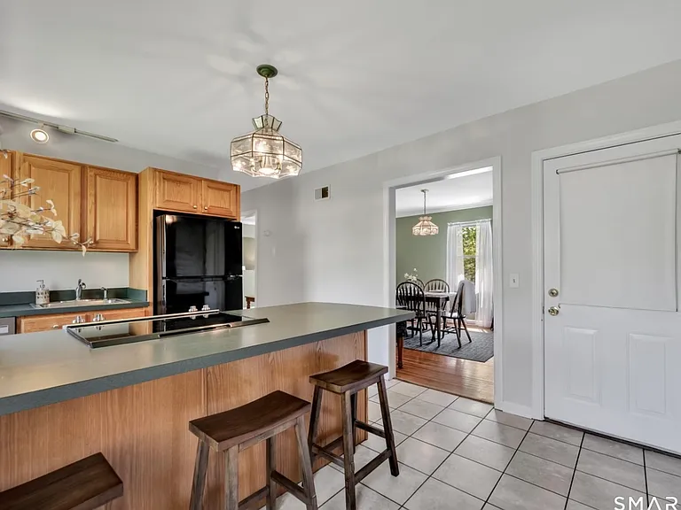 28 Maple St #2 — Photo 4