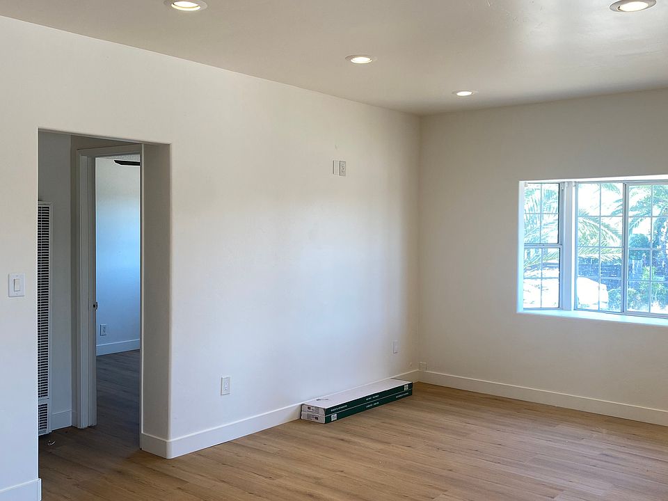 1st image of 1045 E 21st St