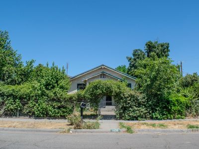 1439 S 4th St, Fresno, CA, 93702