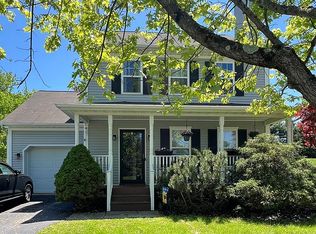 17 Bush Creek Ln, Poughquag, NY 12570