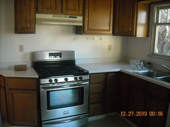 3rd image of 1304 Diamond St