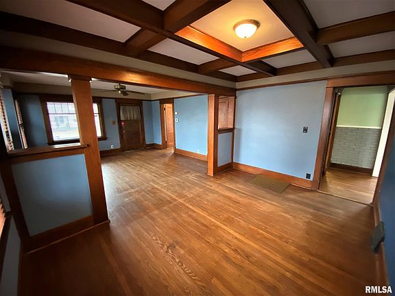 5th image of 1539 Summit St
