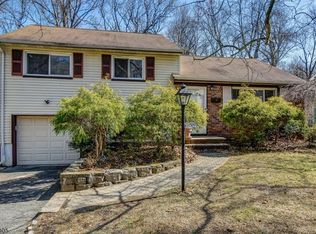 17 N Ridge Rd, Livingston, NJ 07039