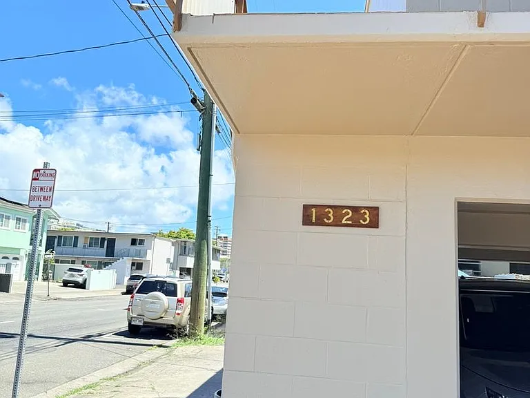 1323 Kinau St — Photo 9