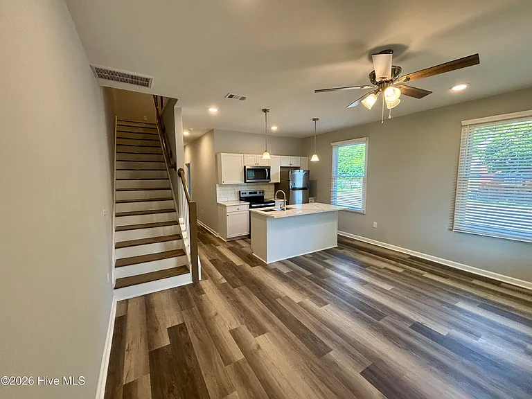 112 Telfair St #B — Photo 6