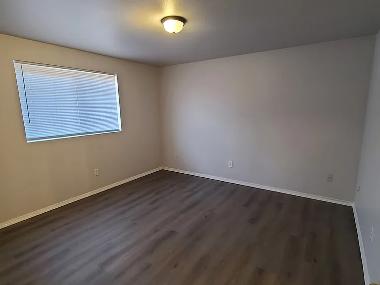 1700 N Iowa St — Photo 10