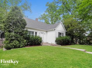 446 N Cook St, Barrington, IL 60010