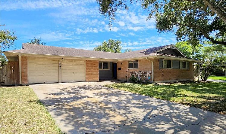 1st image of 4434 Driftwood Pl