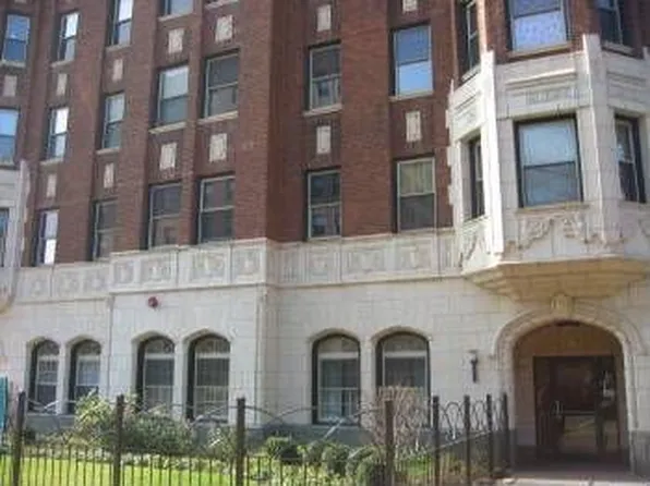 5346 S Cornell Ave APT 304, Chicago, IL 60615