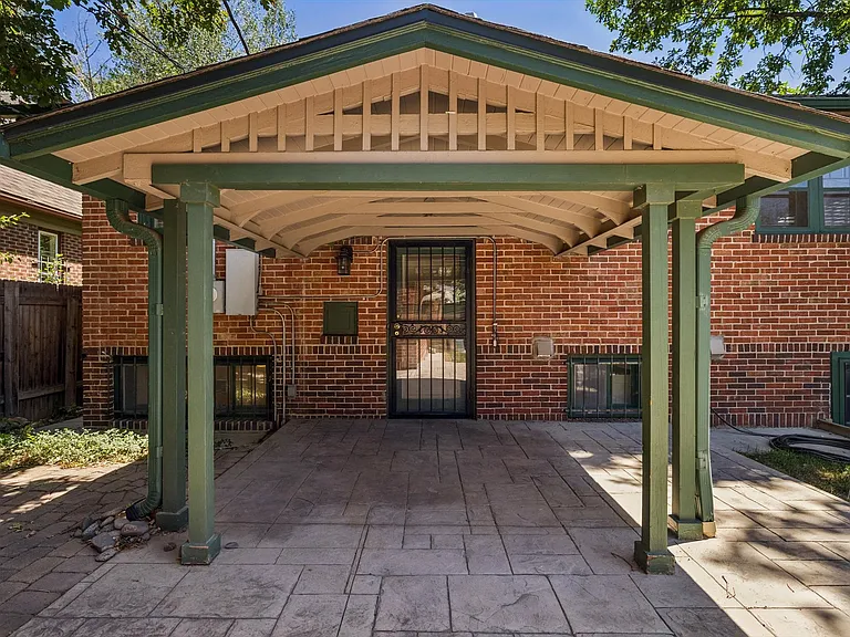 2277 Ivanhoe St — Photo 23