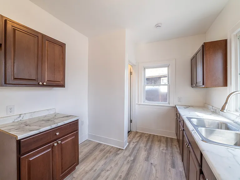 553 Highland St — Photo 13