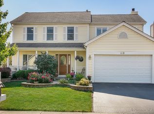 648 Paxton Pl, Carol Stream, IL 60188