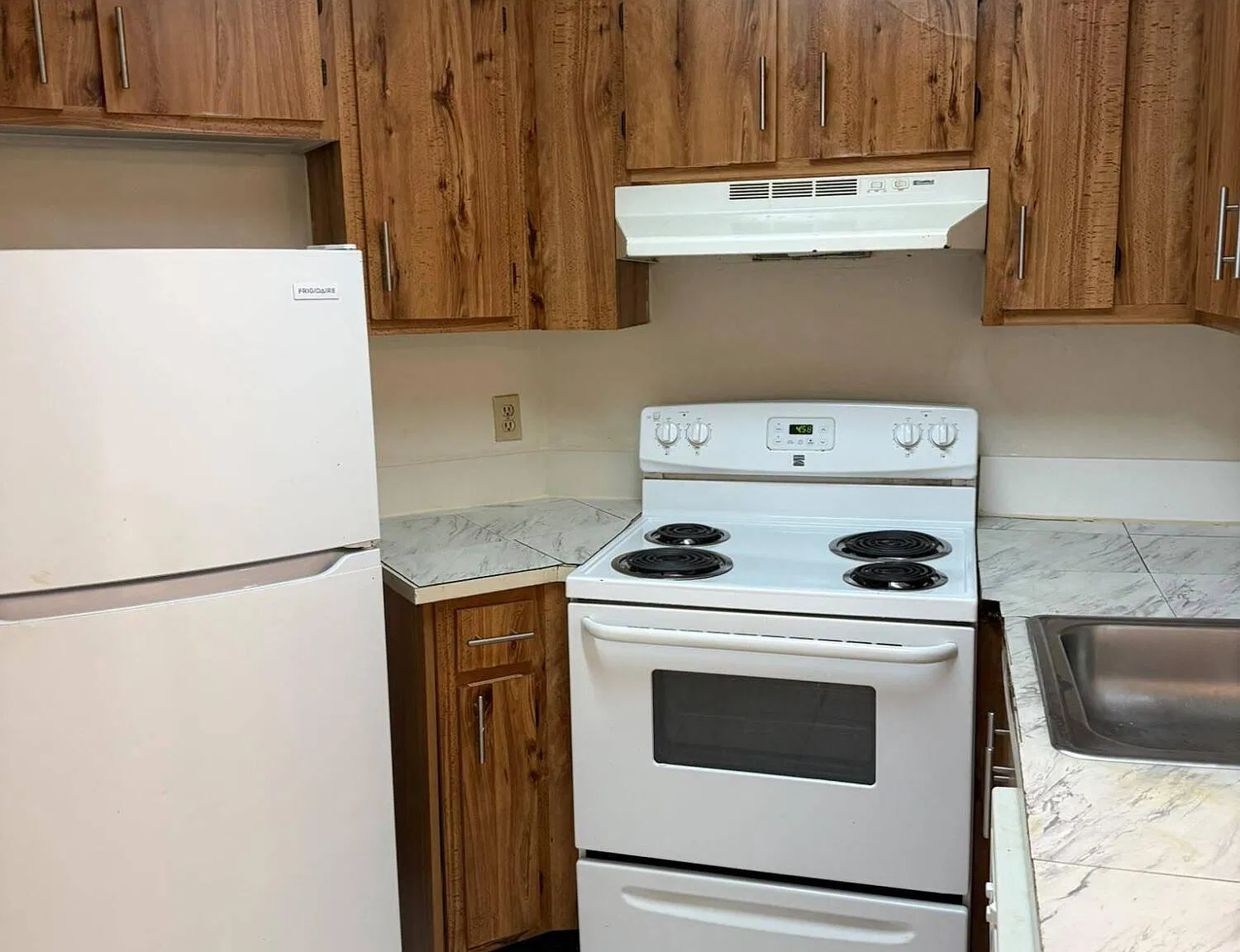 1 bed, 1.0 bath, 720 sqft, $1,600 — Photo 2