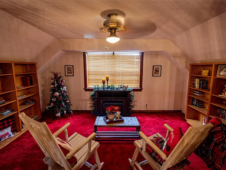 2612 Primrose Dr — Photo 7