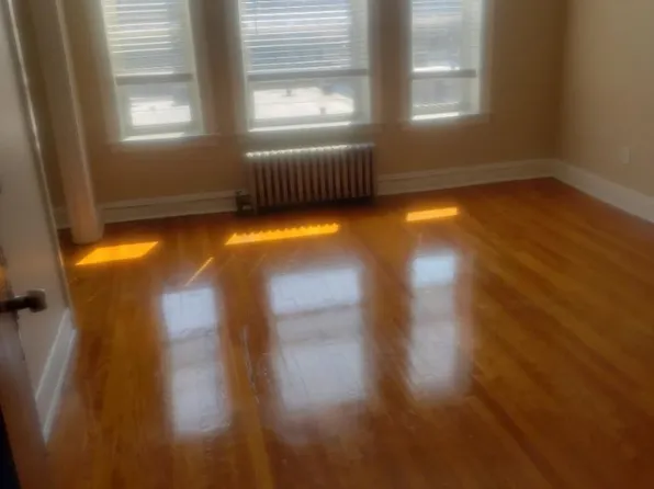 7852 S Eberhart Ave, Chicago, IL