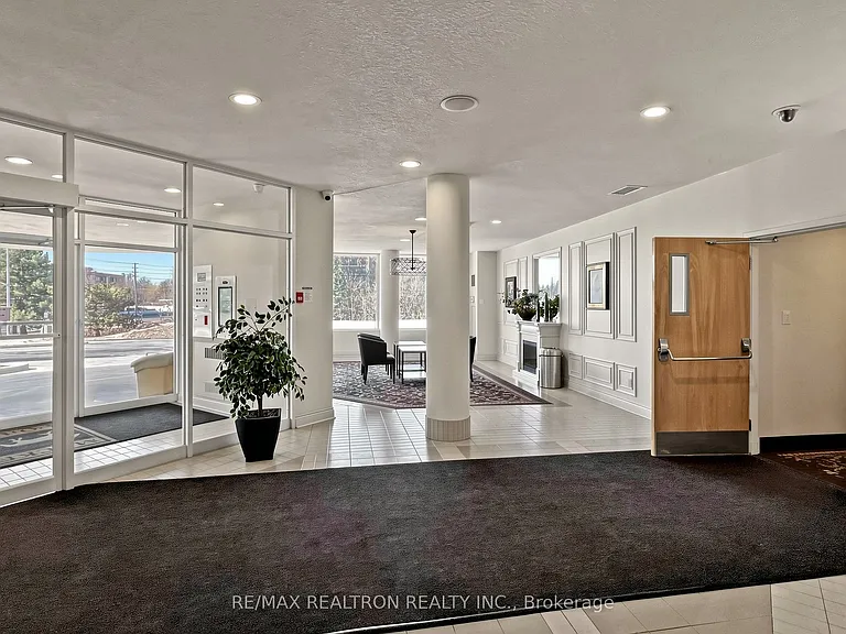 326 Major Mackenzie Dr E #307 — Photo 6