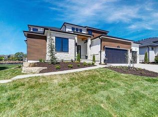 9351 W 170th Ter, Overland Park, KS 66085