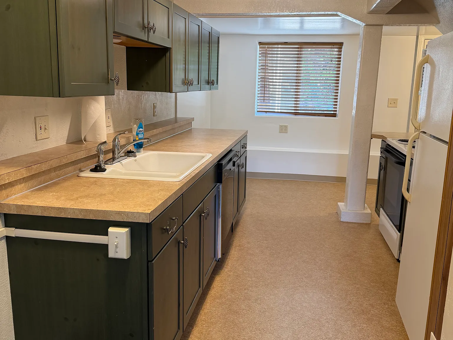 1 bed, 746 sqft, $1,400 — Photo 2