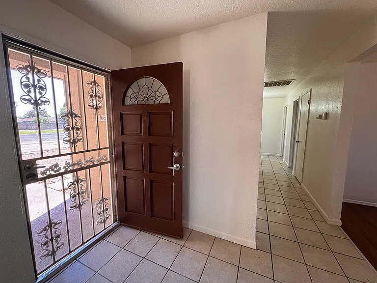 4445 N Emerson Ave — Photo 3
