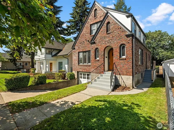 942 S Ridgewood Avenue, Tacoma, WA 98405