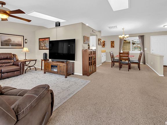 5th image of 1390 Patricia Dr