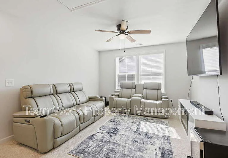 506 Green Fern Dr — Photo 17
