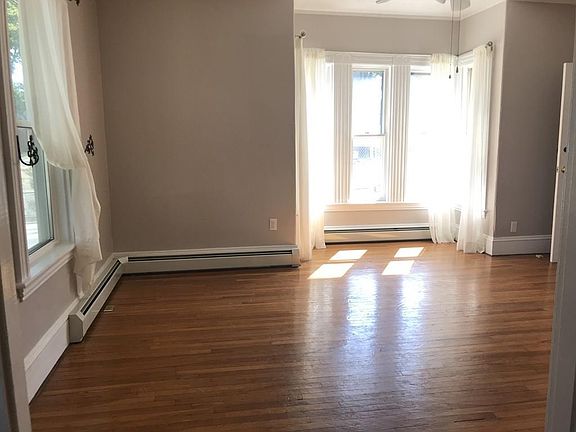 4th image of 17 S Russell St #1