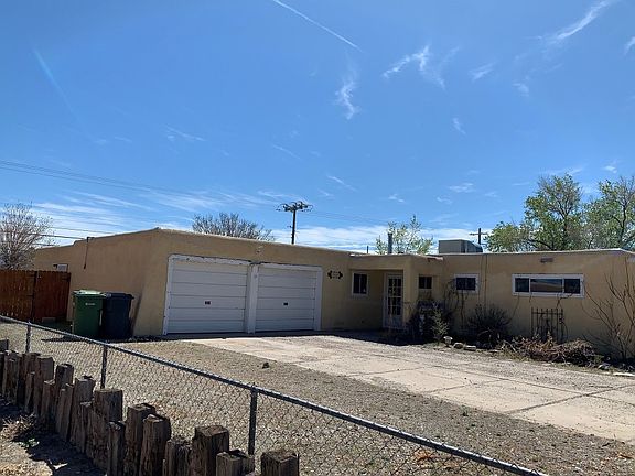 3rd image of 10100 Essex Dr NW
