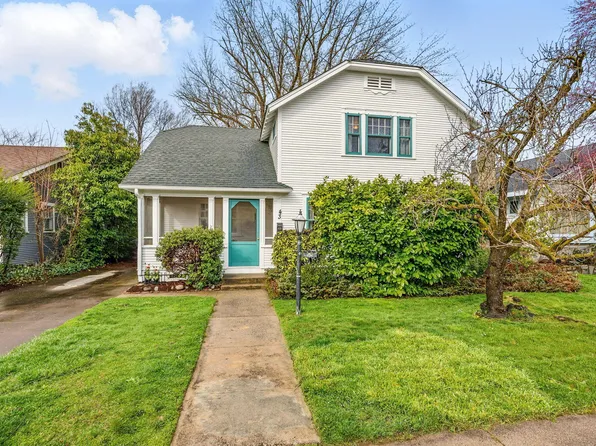 43 Rose Ave, Medford, OR 97501